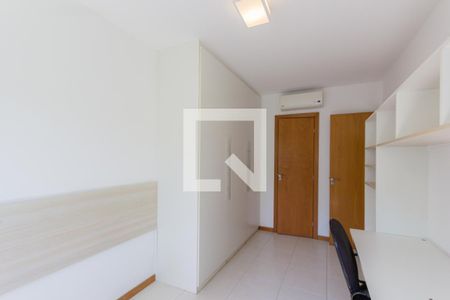 Casa de condomínio à venda com 146m², 3 quartos e 3 vagas Casa de condomínio à venda com 146m², 3 quartos e 3 vagasSuíte 2