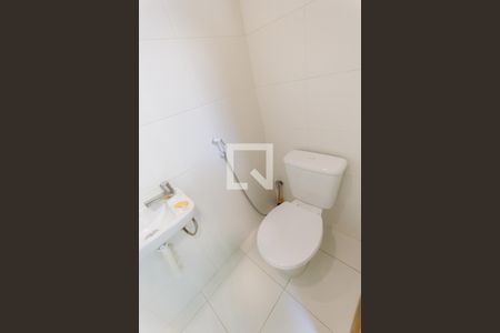 Casa de condomínio à venda com 146m², 3 quartos e 3 vagas Casa de condomínio à venda com 146m², 3 quartos e 3 vagasBanheiro de Serviço