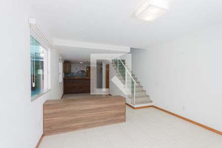 Sala de casa de condomínio à venda com 3 quartos, 146m² em Freguesia , Rio de Janeiro