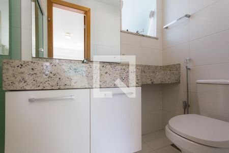 Casa de condomínio à venda com 146m², 3 quartos e 3 vagas Casa de condomínio à venda com 146m², 3 quartos e 3 vagasBanheiro da Suíte 2