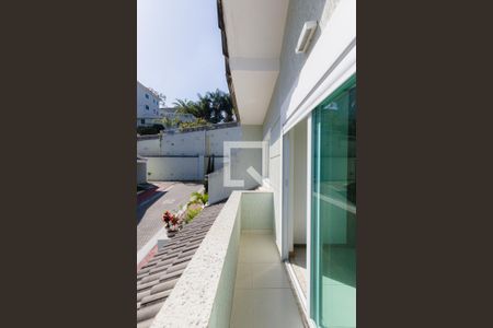 Casa de condomínio à venda com 146m², 3 quartos e 3 vagas Casa de condomínio à venda com 146m², 3 quartos e 3 vagasVaranda da Suíte 3