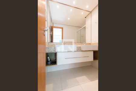 Casa de condomínio à venda com 146m², 3 quartos e 3 vagas Casa de condomínio à venda com 146m², 3 quartos e 3 vagasBanheiro da Suíte 3