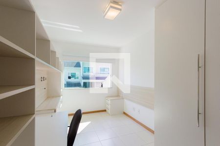 Casa de condomínio à venda com 146m², 3 quartos e 3 vagas Casa de condomínio à venda com 146m², 3 quartos e 3 vagasSuíte 2