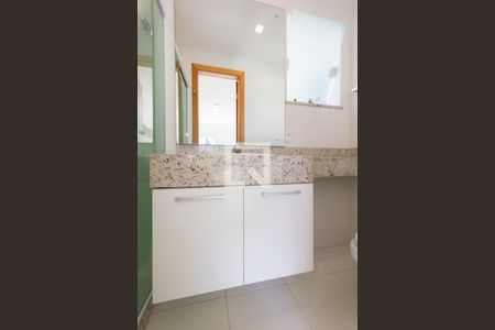 Casa de condomínio à venda com 146m², 3 quartos e 3 vagas Casa de condomínio à venda com 146m², 3 quartos e 3 vagasBanheiro da Suíte 2