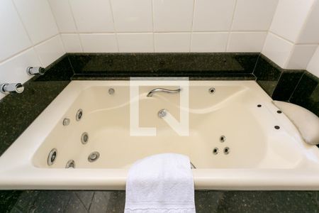 Apartamento à venda com 260m², 4 quartos e 1 vaga Apartamento à venda com 260m², 4 quartos e 1 vagaBanheiro 1