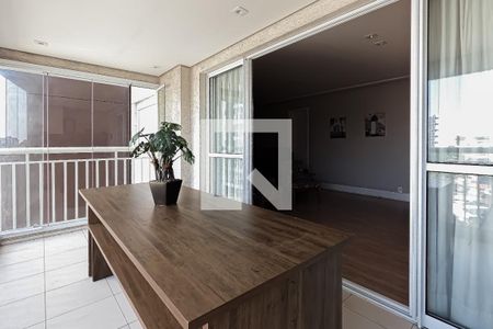 Apartamento à venda com 132m², 3 quartos e 2 vagasVaranda