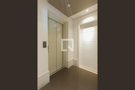 Apartamento à venda com 132m², 3 quartos e 2 vagasHall social