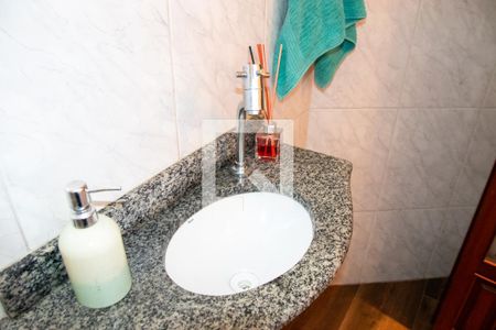 Casa à venda com 100m², 3 quartos e 2 vagasBanheiro 3