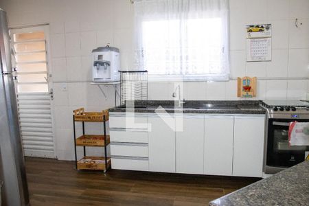 Casa à venda com 100m², 3 quartos e 2 vagasCozinha