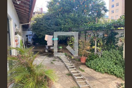 Casa à venda com 200m², 6 quartos e 3 vagas