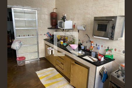 Casa à venda com 200m², 6 quartos e 3 vagas