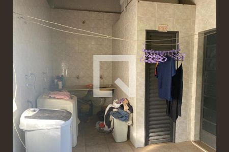 Casa à venda com 200m², 6 quartos e 3 vagas