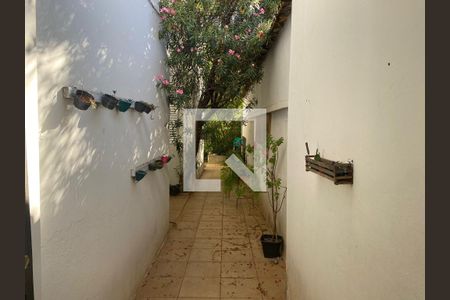 Casa à venda com 200m², 6 quartos e 3 vagas