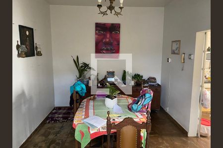 Casa à venda com 200m², 6 quartos e 3 vagas