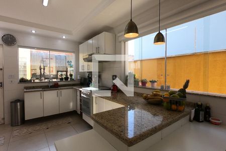 Casa à venda com 153m², 4 quartos e 2 vagas Casa à venda com 153m², 4 quartos e 2 vagasCozinha