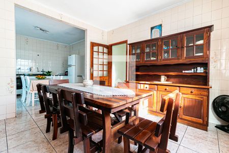 Casa à venda com 200m², 4 quartos e 2 vagas Casa à venda com 200m², 4 quartos e 2 vagasCozinha