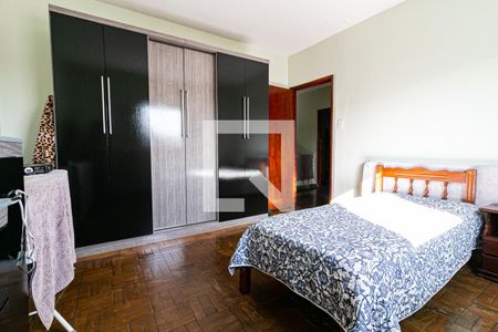 Casa à venda com 200m², 4 quartos e 2 vagas Casa à venda com 200m², 4 quartos e 2 vagasQuarto 2