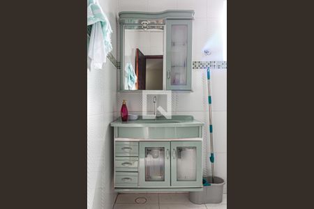 Casa à venda com 200m², 4 quartos e 2 vagas Casa à venda com 200m², 4 quartos e 2 vagasBanheiro 2