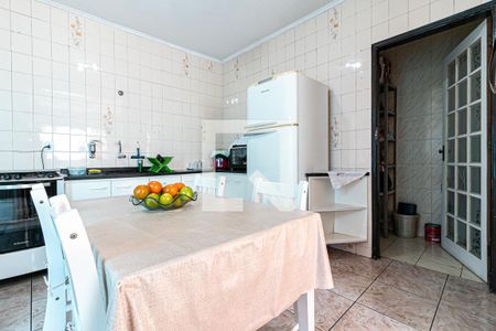 Casa à venda com 200m², 4 quartos e 2 vagas Casa à venda com 200m², 4 quartos e 2 vagasCozinha