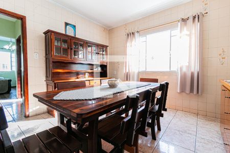 Casa à venda com 200m², 4 quartos e 2 vagas Casa à venda com 200m², 4 quartos e 2 vagasCozinha