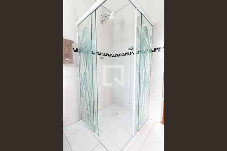 Casa à venda com 200m², 4 quartos e 2 vagas Casa à venda com 200m², 4 quartos e 2 vagasBanheiro 1