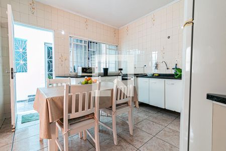 Casa à venda com 200m², 4 quartos e 2 vagas Casa à venda com 200m², 4 quartos e 2 vagasCozinha