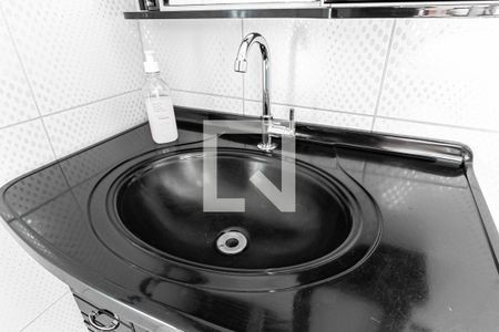 Casa à venda com 200m², 4 quartos e 2 vagas Casa à venda com 200m², 4 quartos e 2 vagasBanheiro 1