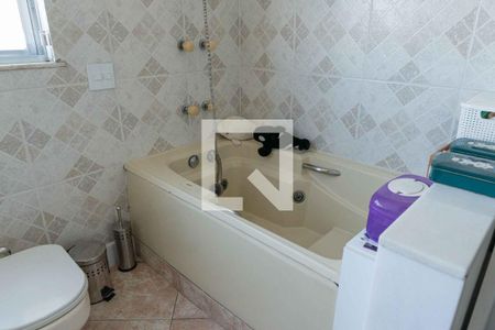 Apartamento à venda com 200m², 2 quartos e 2 vagas Apartamento à venda com 200m², 2 quartos e 2 vagasBanheiro da Suíte