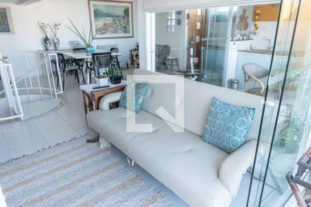 Apartamento à venda com 200m², 2 quartos e 2 vagas Apartamento à venda com 200m², 2 quartos e 2 vagasEspaço Gourmet