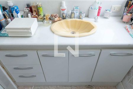 Apartamento à venda com 200m², 2 quartos e 2 vagas Apartamento à venda com 200m², 2 quartos e 2 vagasBanheiro da Suíte