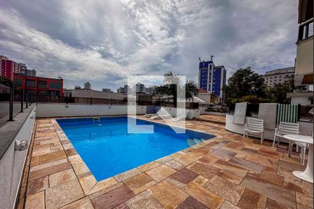 Apartamento à venda com 146m², 3 quartos e 2 vagas Apartamento à venda com 146m², 3 quartos e 2 vagasÁrea comum - Piscina
