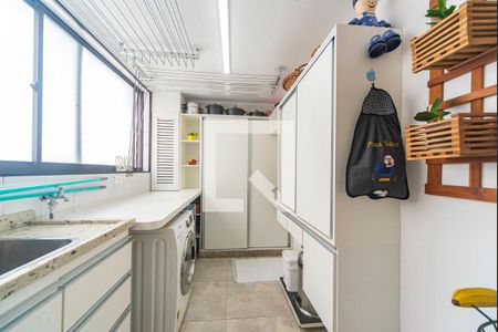 Apartamento à venda com 146m², 3 quartos e 2 vagas Apartamento à venda com 146m², 3 quartos e 2 vagasÁrea de Serviço