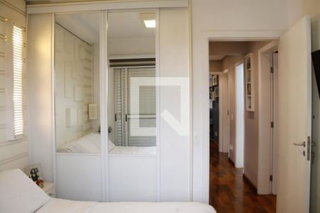 Apartamento à venda com 121m², 3 quartos e 2 vagas Apartamento à venda com 121m², 3 quartos e 2 vagasSuíte