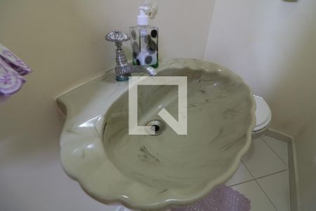 Casa à venda com 153m², 4 quartos e 2 vagasBanheiro de Serviço - pia