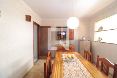 Casa à venda com 153m², 4 quartos e 2 vagasCopa e Cozinha 