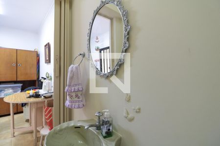 Casa à venda com 153m², 4 quartos e 2 vagasBanheiro de Serviço