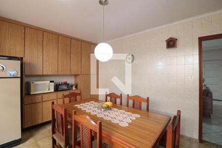 Casa à venda com 153m², 4 quartos e 2 vagasCopa e Cozinha 