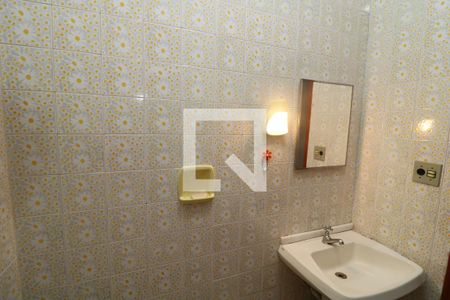 Casa à venda com 170m², 3 quartos e 3 vagasBanheiro 2