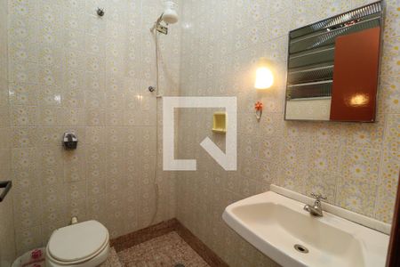 Casa à venda com 170m², 3 quartos e 3 vagasBanheiro 2