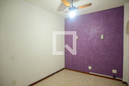 Quarto 2 de apartamento para alugar com 2 quartos, 55m² em Vila Sarapuí, Duque de Caxias