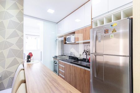 Apartamento à venda com 100m², 2 quartos e 1 vaga Apartamento à venda com 100m², 2 quartos e 1 vagaCozinha e área de serviço