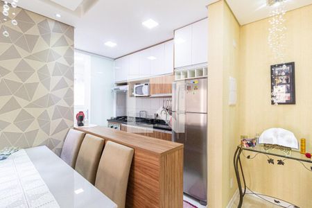 Apartamento à venda com 100m², 2 quartos e 1 vaga Apartamento à venda com 100m², 2 quartos e 1 vagaCozinha e área de serviço