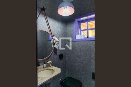 Casa de condomínio para alugar com 750m², 4 quartos e 2 vagas Casa de condomínio para alugar com 750m², 4 quartos e 2 vagasLavabo na cozinha 1°andar