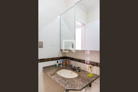 Casa de condomínio para alugar com 750m², 4 quartos e 2 vagas Casa de condomínio para alugar com 750m², 4 quartos e 2 vagasBanheiro da suíte 2 - 2° andar