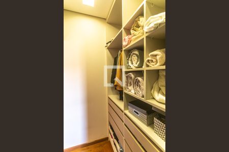 Casa à venda com 293m², 3 quartos e 4 vagasCloset suíte 1
