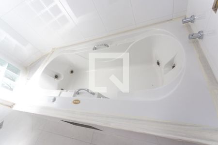 Casa à venda com 293m², 3 quartos e 4 vagasBanheira