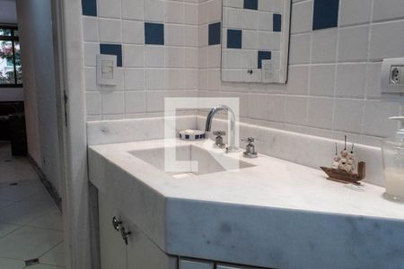 Apartamento para alugar com 221m², 3 quartos e 2 vagas Apartamento para alugar com 221m², 3 quartos e 2 vagasBanheiro 3
