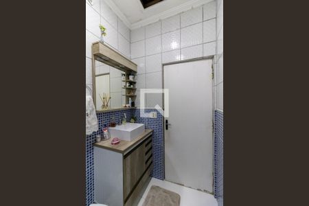 Casa à venda com 120m², 2 quartos e 1 vaga Casa à venda com 120m², 2 quartos e 1 vagaBanheiro