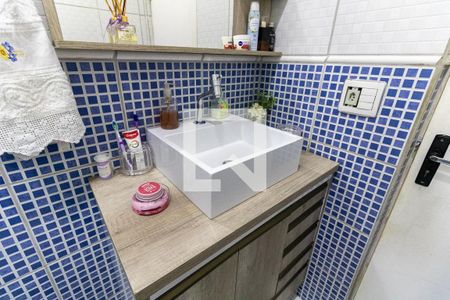 Casa à venda com 120m², 2 quartos e 1 vaga Casa à venda com 120m², 2 quartos e 1 vagaBanheiro