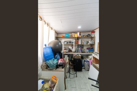 Casa à venda com 120m², 2 quartos e 1 vaga Casa à venda com 120m², 2 quartos e 1 vagaQuarto da Bagunça